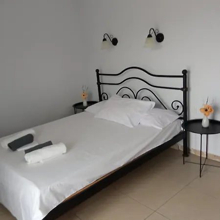 Villa Camellia Vrasná Buitenkant foto